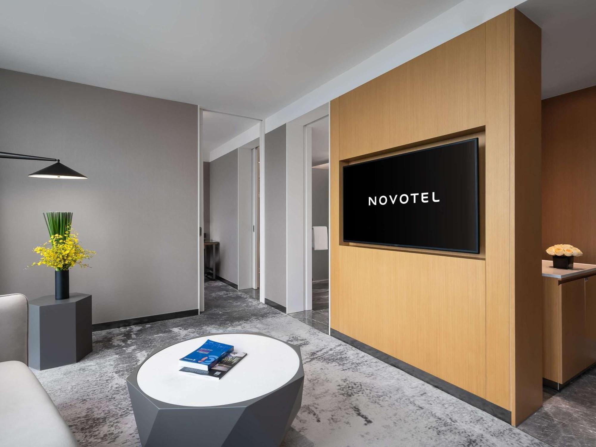 Novotel Guangzhou Baiyun Airport - Canton Fair Free Shuttle Bus & Official Registration Agency מראה חיצוני תמונה